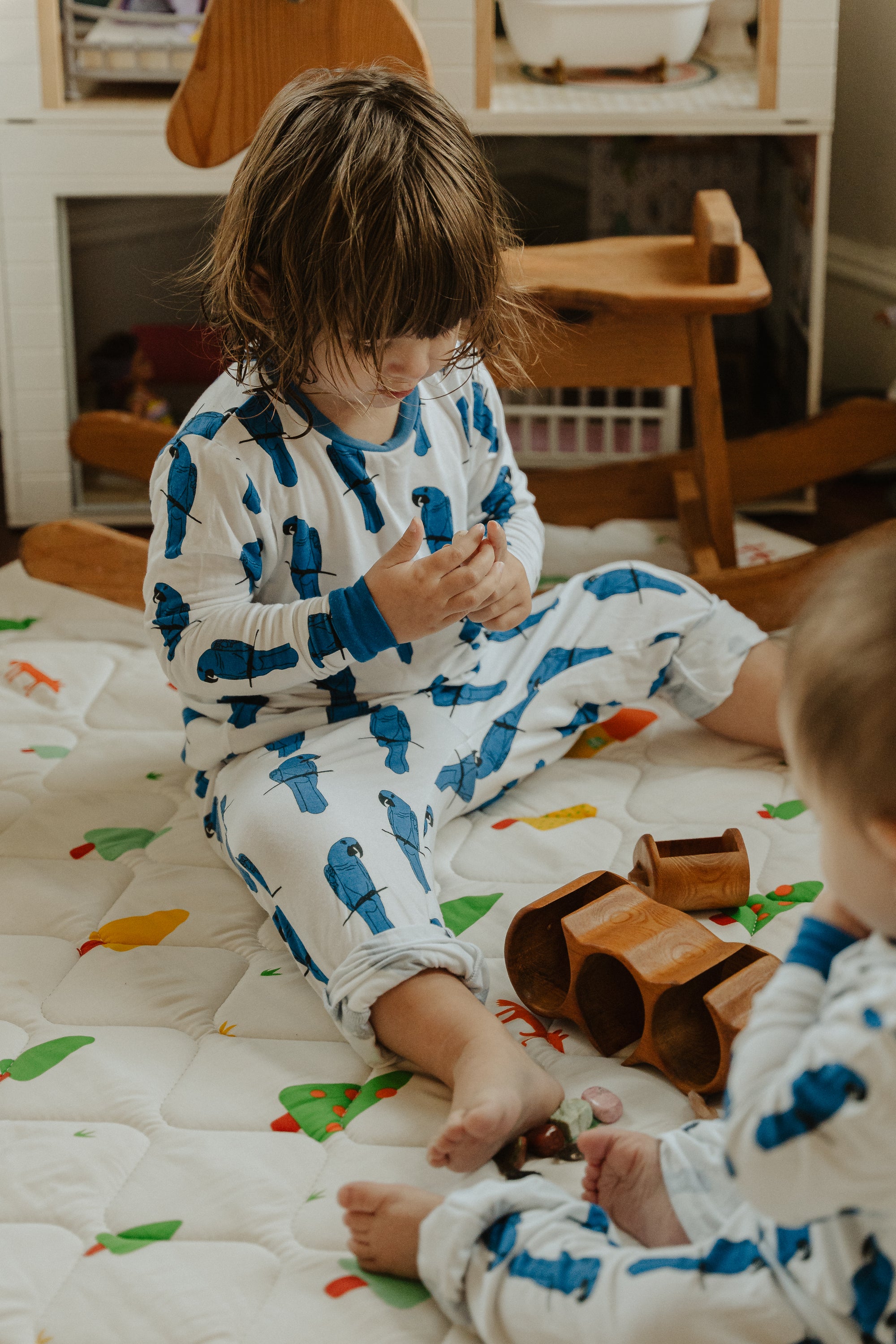 Kid's Unisex Moisture Wicking Ultra Soft Bamboo Pajama Set Blue Macaw | Jollin